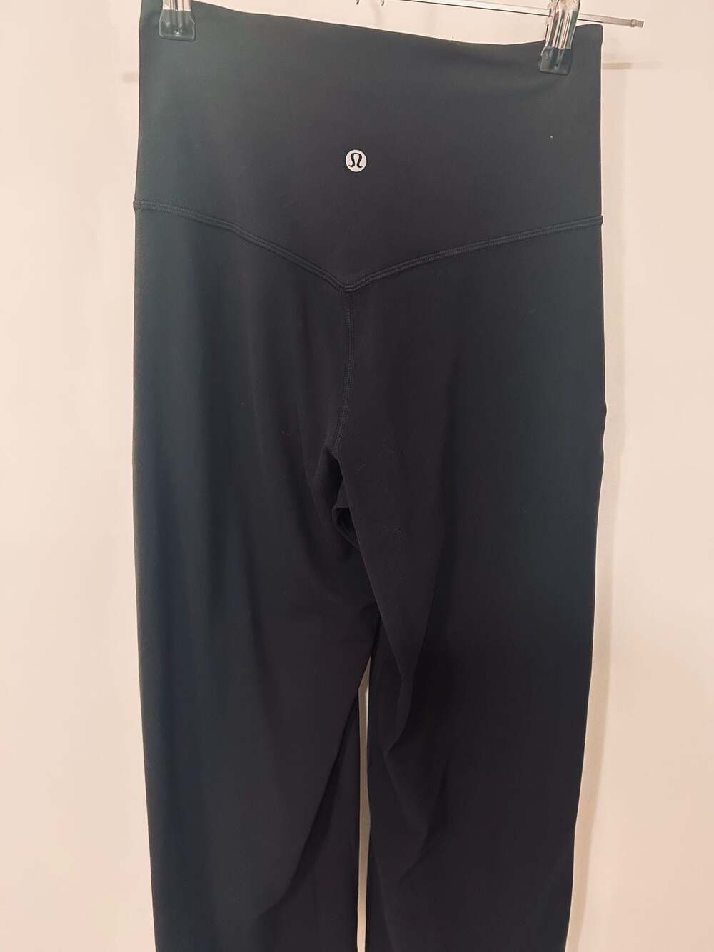 Vintage lululemon flare leggings - cropped- yoga women’s size 2 - Picture 4 of 6